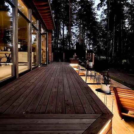 Niemi-kapee Sammal - Modern By The Naesijaervi Apartament