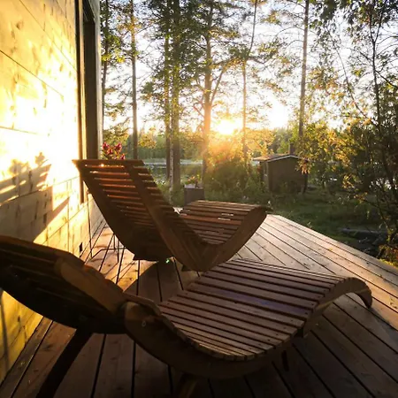 Niemi-kapee Sammal - Modern By The Naesijaervi Apartament *