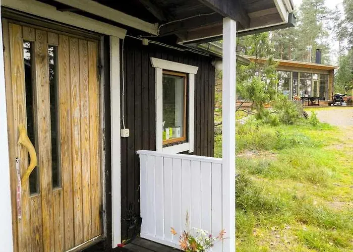 Niemi-kapee Sammal - Modern By The Naesijaervi *